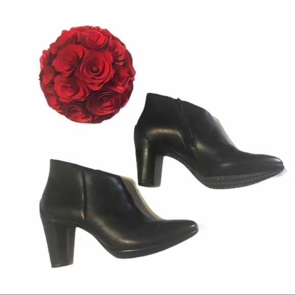 ECCO NWOB Ankle Bootie - Picture 2 of 10